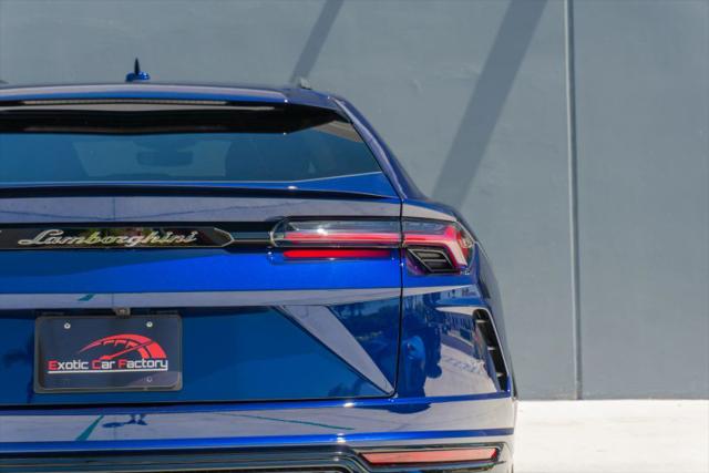 2021 Lamborghini Urus Base