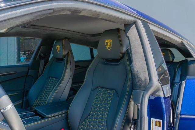 2021 Lamborghini Urus Base