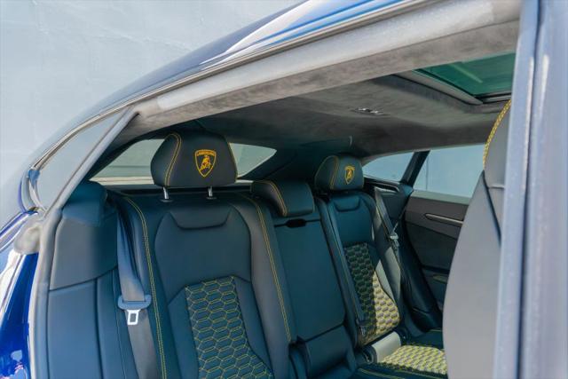 2021 Lamborghini Urus Base