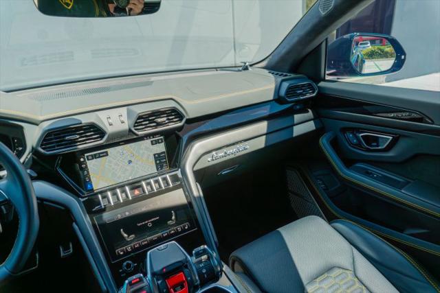 2021 Lamborghini Urus Base