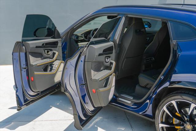 2021 Lamborghini Urus Base