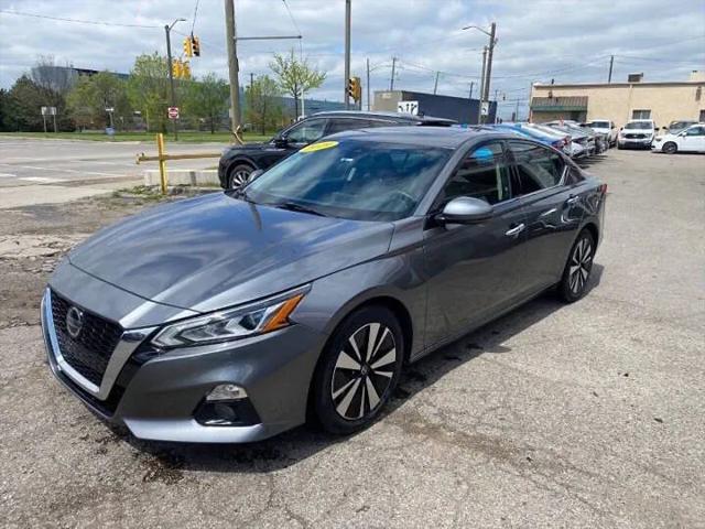 2019 Nissan Altima 2.5 SL for sale in Lapeer, MI