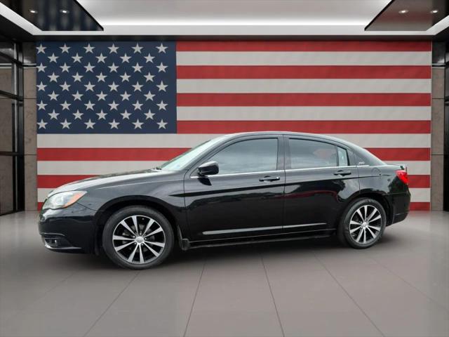 2013 Chrysler 200 Limited for sale in Yorktown, VA
