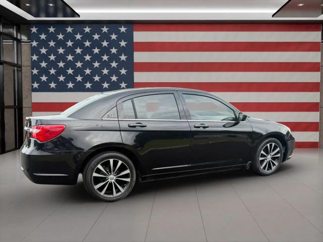 2013 Chrysler 200 Limited