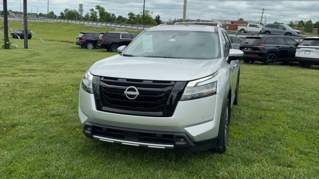 2024 Nissan Pathfinder SL 4WD