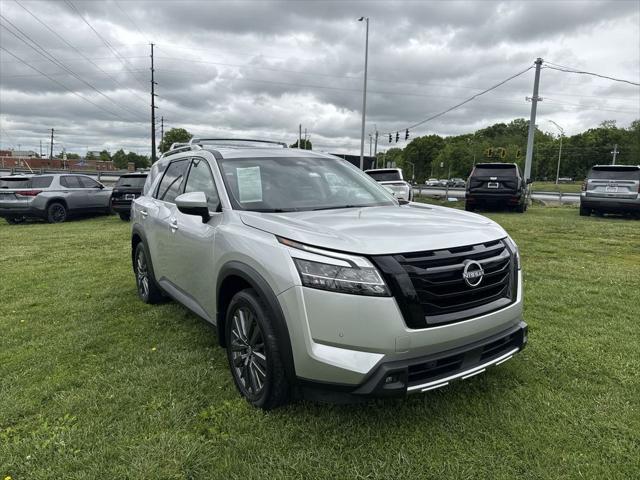 2024 Nissan Pathfinder SL 4WD