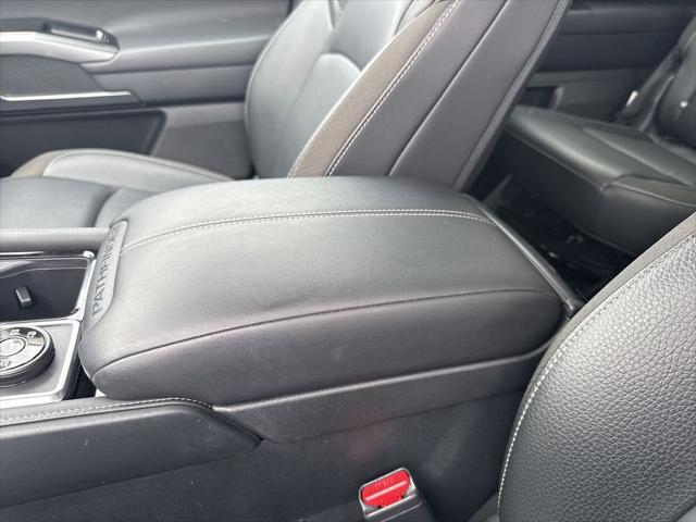 2024 Nissan Pathfinder SL 4WD