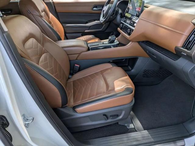 2022 Nissan Pathfinder Platinum 2WD