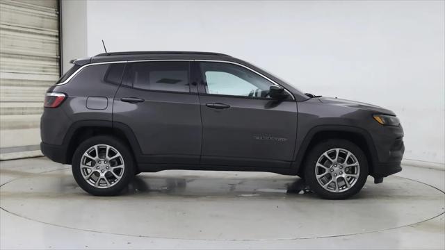 2022 Jeep Compass Latitude Lux 4x4