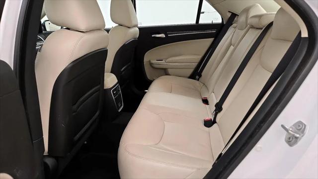 2015 Chrysler 300 Limited
