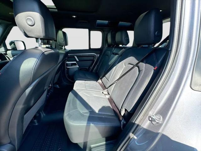 2024 Land Rover Defender 110 P400 X-Dynamic SE