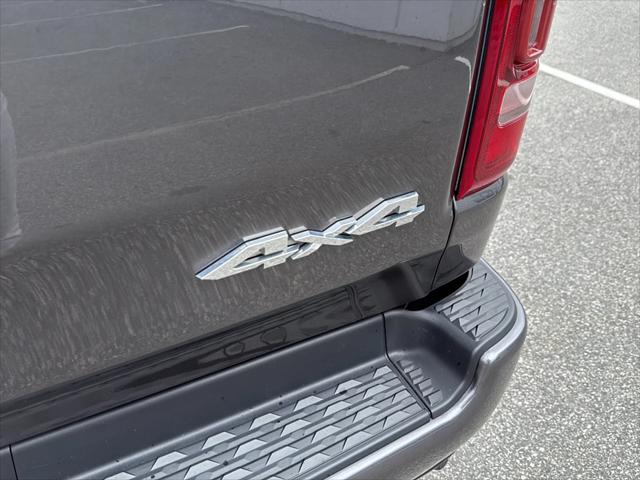 2022 Ram 1500 Big Horn Crew Cab 4x4 5'7" Box