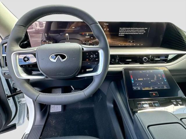 2026 INFINITI QX80 LUXE