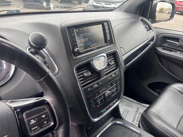 2016 Chrysler Town & Country S