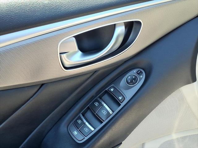 2015 INFINITI Q50 Premium