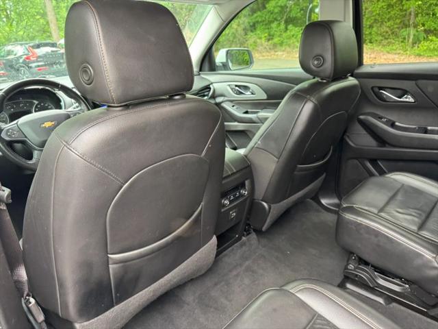 2021 Chevrolet Traverse FWD LT Leather