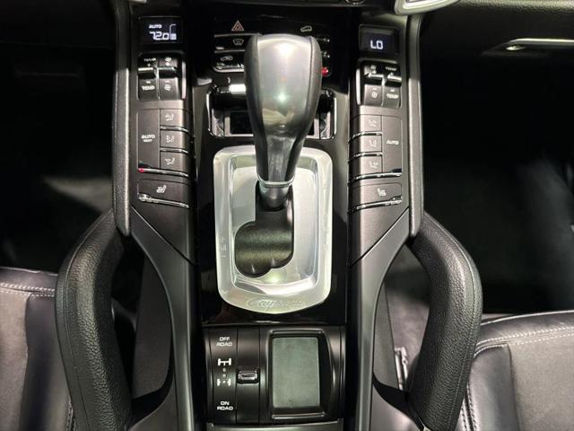 2017 Porsche Cayenne Platinum Edition