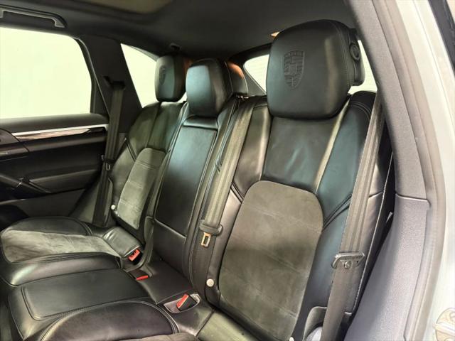 2017 Porsche Cayenne Platinum Edition