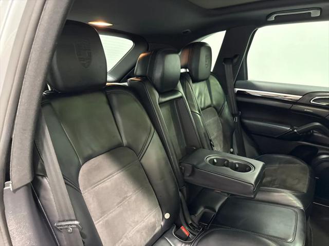 2017 Porsche Cayenne Platinum Edition