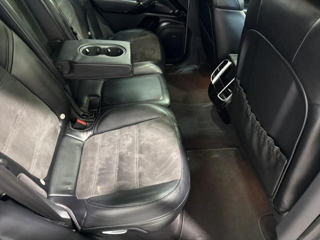 2017 Porsche Cayenne Platinum Edition