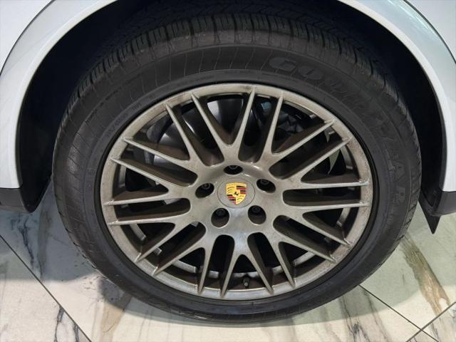 2017 Porsche Cayenne Platinum Edition