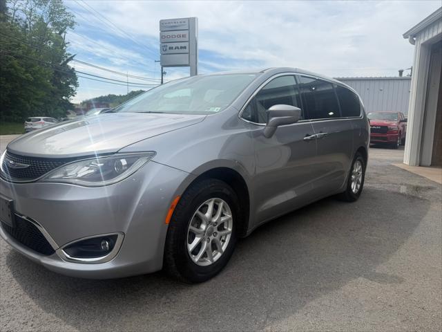 2020 Chrysler Pacifica Touring 2020 Chrysler Pacifica Touring