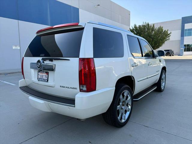 2008 Cadillac Escalade Standard