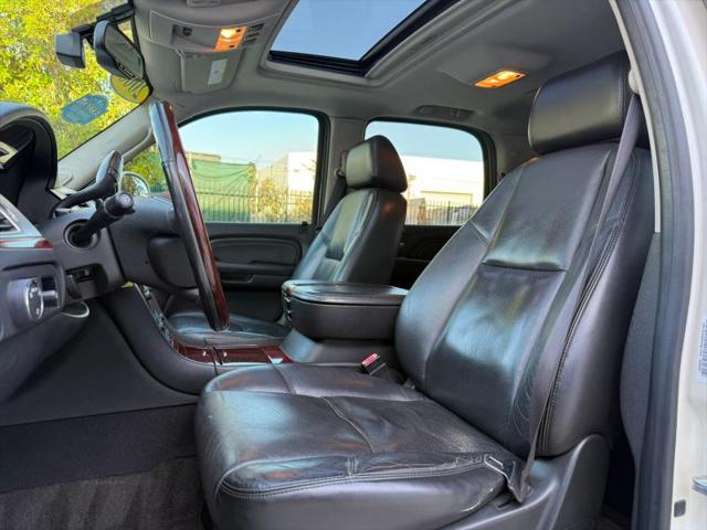 2008 Cadillac Escalade Standard
