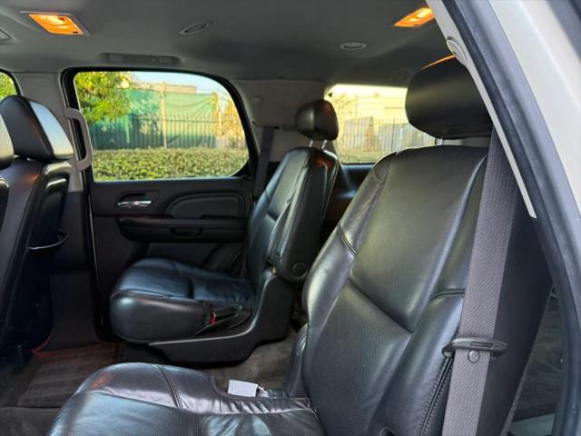 2008 Cadillac Escalade Standard