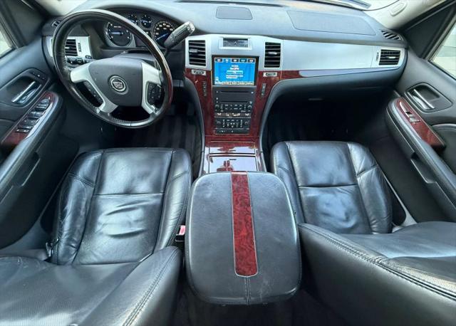 2008 Cadillac Escalade Standard