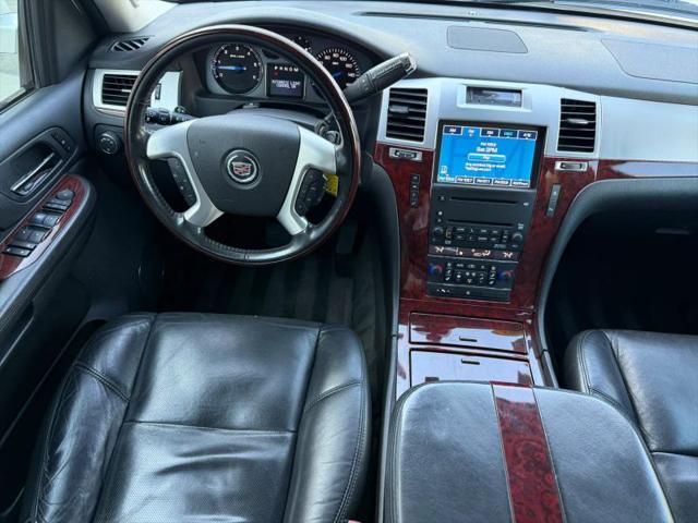 2008 Cadillac Escalade Standard