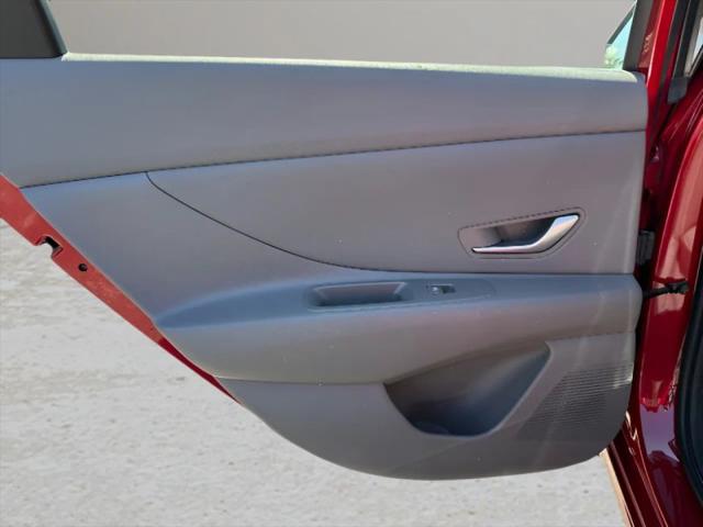 2025 Hyundai Elantra SEL Convenience