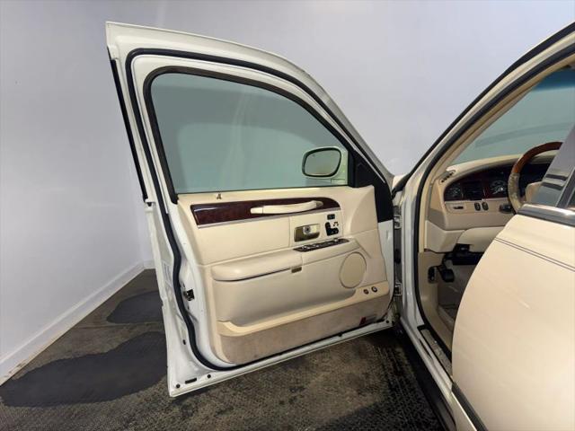 2007 Lincoln Town Car Signature Limited