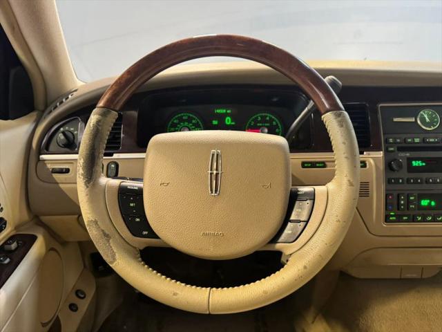 2007 Lincoln Town Car Signature Limited