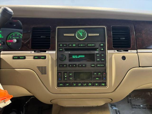 2007 Lincoln Town Car Signature Limited