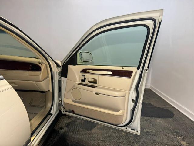 2007 Lincoln Town Car Signature Limited