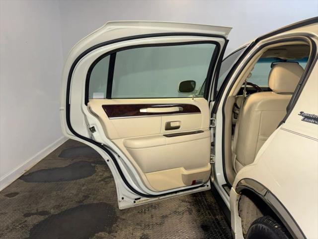 2007 Lincoln Town Car Signature Limited