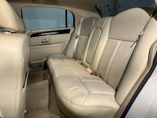 2007 Lincoln Town Car Signature Limited