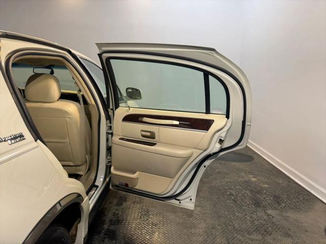 2007 Lincoln Town Car Signature Limited
