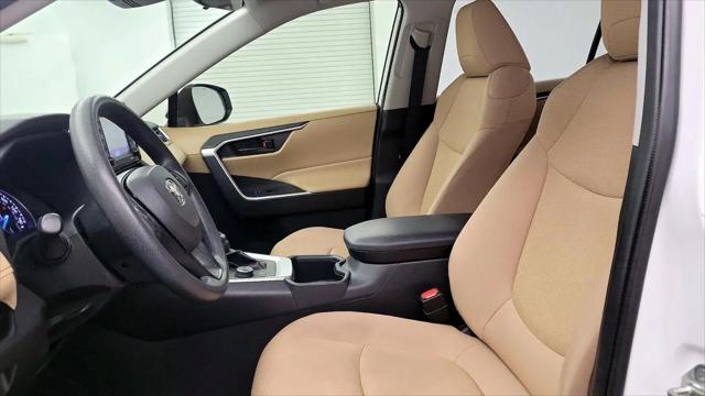 2022 Toyota RAV4 Hybrid LE