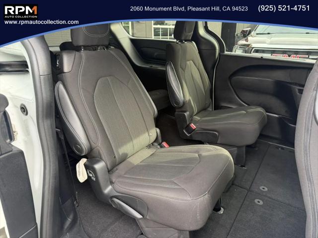 2022 Chrysler Pacifica Touring AWD
