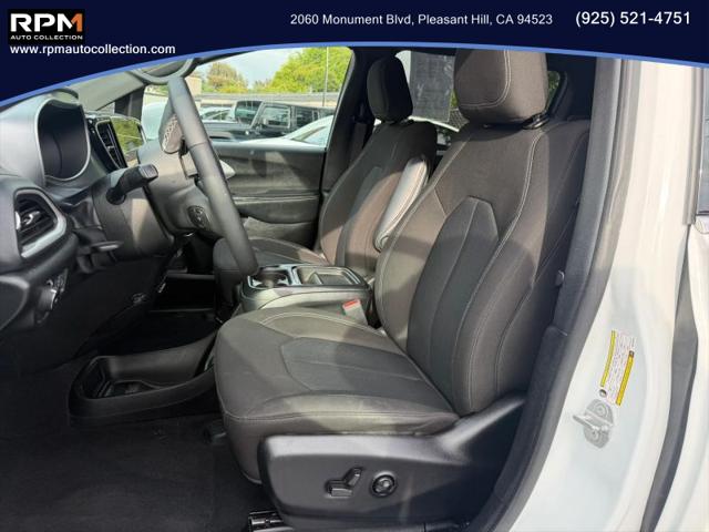 2022 Chrysler Pacifica Touring AWD