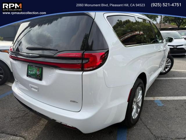 2022 Chrysler Pacifica Touring AWD