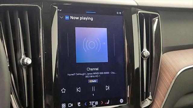 2023 Volvo XC60 B5 Plus Dark Theme