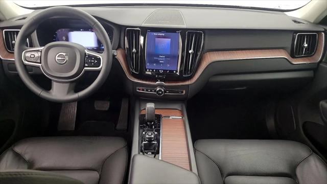 2023 Volvo XC60 B5 Plus Dark Theme