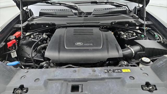 2025 Land Rover Defender 110 P300
