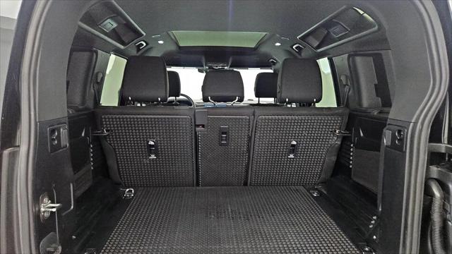 2025 Land Rover Defender 110 P300