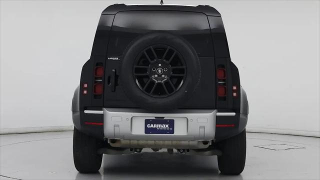 2025 Land Rover Defender 110 P300