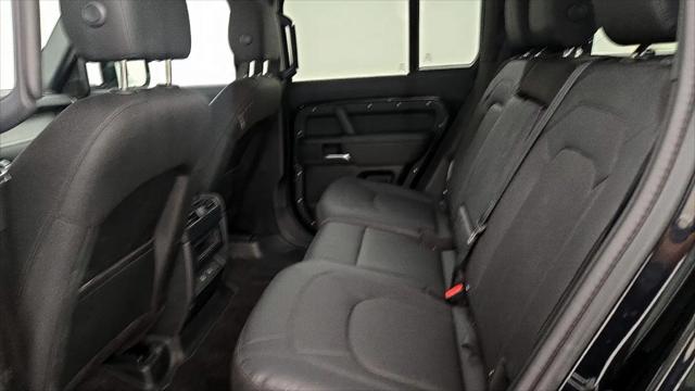 2025 Land Rover Defender 110 P300