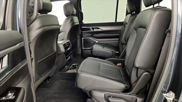 2023 Jeep Wagoneer Series II Carbide 4x2